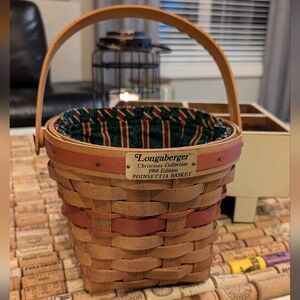 1988 Longaberger Christmas Holiday Collection Poinsettia basket w/ fabric liner